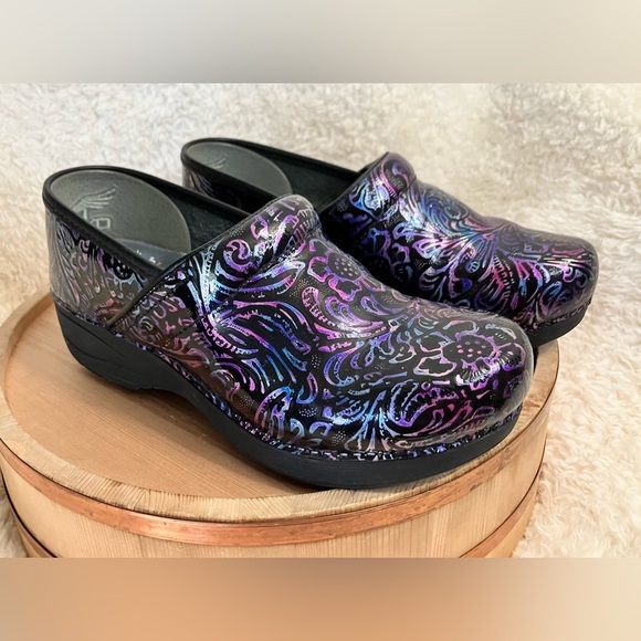 EUC Dansko XP 2.0 Professional Rainbow Black Floral Leather Slip-on Clogs Sz 9 - Picture 1 of 9